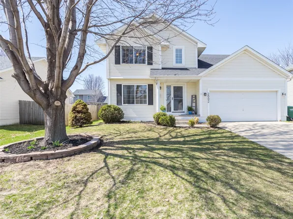 2002 NW School St, Ankeny, IA 50023