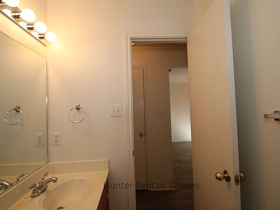 2nd image of 921A Rosewood Dr