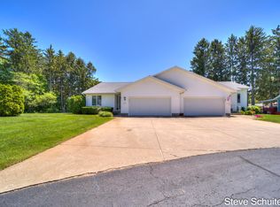 1163 Aspen Dr, Norton Shores, MI