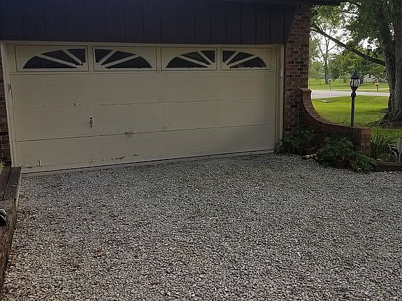 4th image of 2832 W Walnut Dr