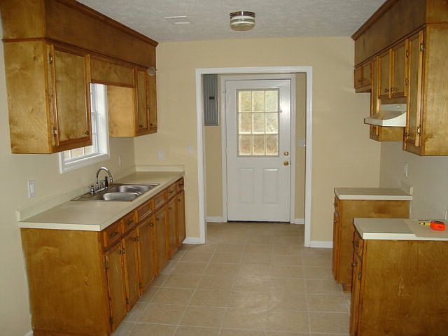 2nd image of 514 W Pearl St