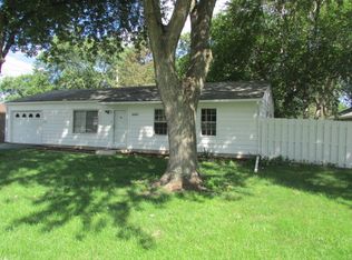 1440 Beau Ridge Dr, Aurora, IL 60506