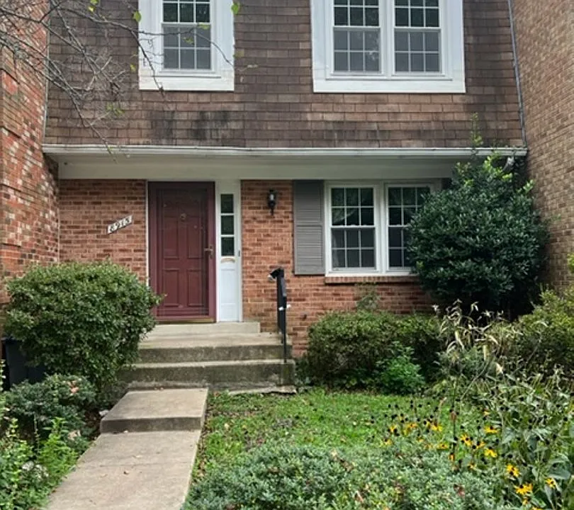 8915 Grandstaff Ct