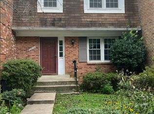 8915 Grandstaff Ct, Springfield, VA 22153