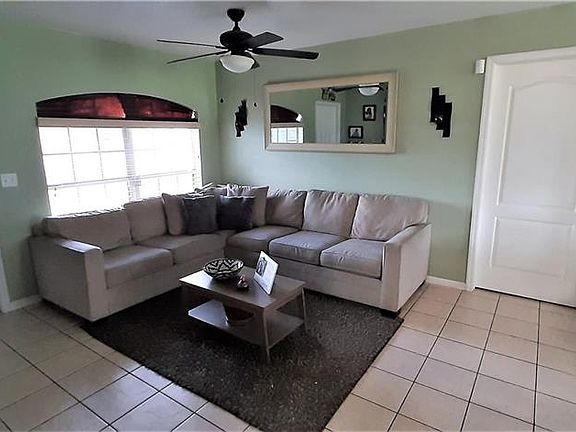 3rd image of 463 Candlewick Cir