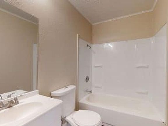 5th image of 105 Michael Ave #2