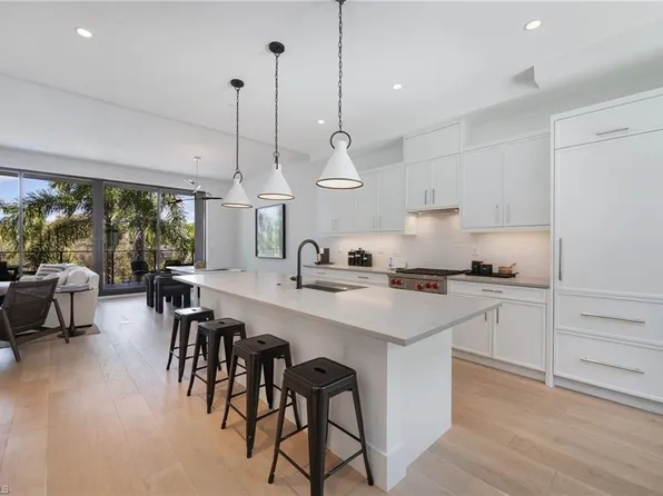 850 Central AVE #204, NAPLES, FL 34102