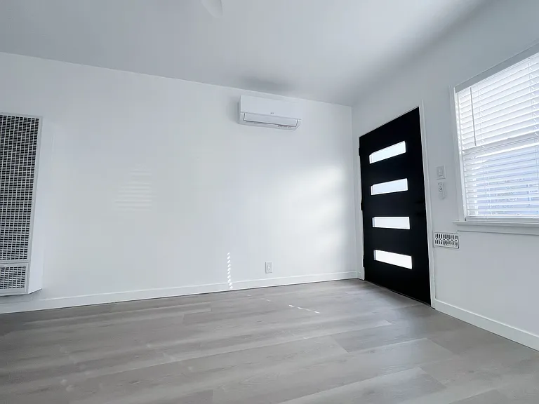 1506 1/2 Maple St #1506 — Photo 5
