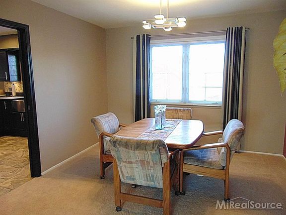 5th image of 30202 Blancke Dr