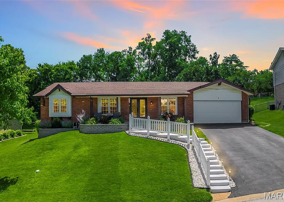 1st image of 556 Spragues Mill Ct
