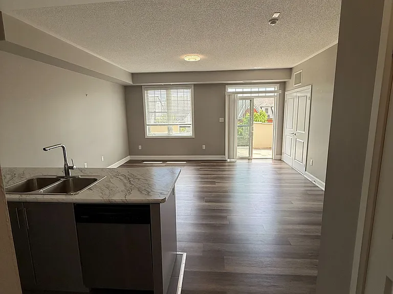 263 Georgian Dr #301 — Photo 4