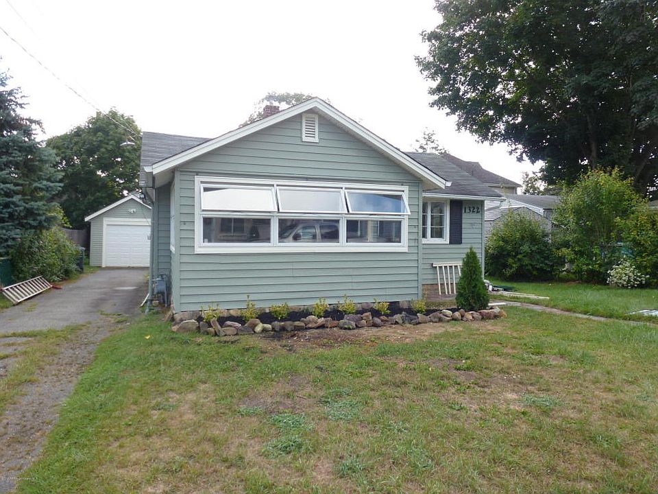 2nd image of 1322 Squirrel Rd
