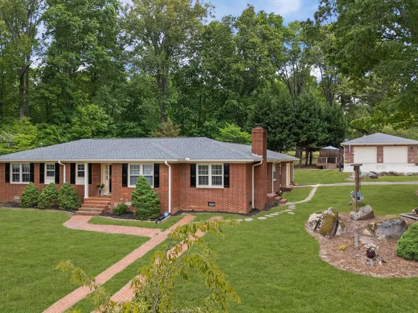 107 Edgewood Dr, Oxford, NC 27565