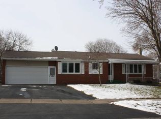 325 John Jay Dr, Rochester, NY 14617