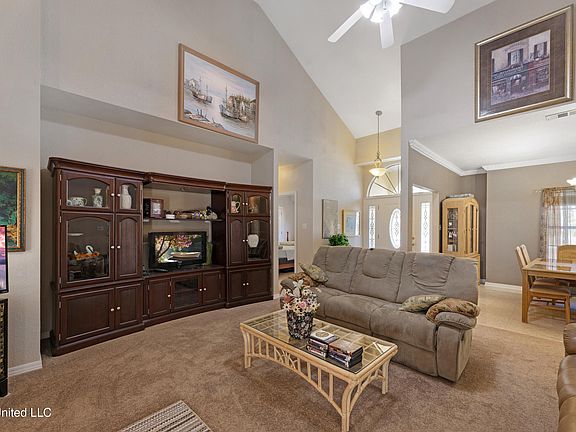 5th image of 1813 Fairway Dr