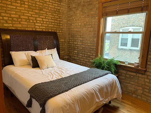 5th image of 4104 N Mozart St APT 3W