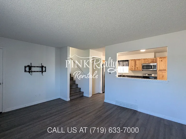 4026 Shelley Ave — Photo 3