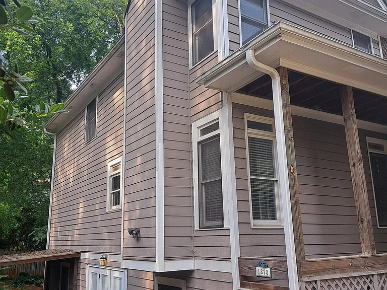 1828 New York Ave NE — Photo 1
