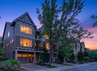 2052 NW Village Cir, Portland, OR 97229
