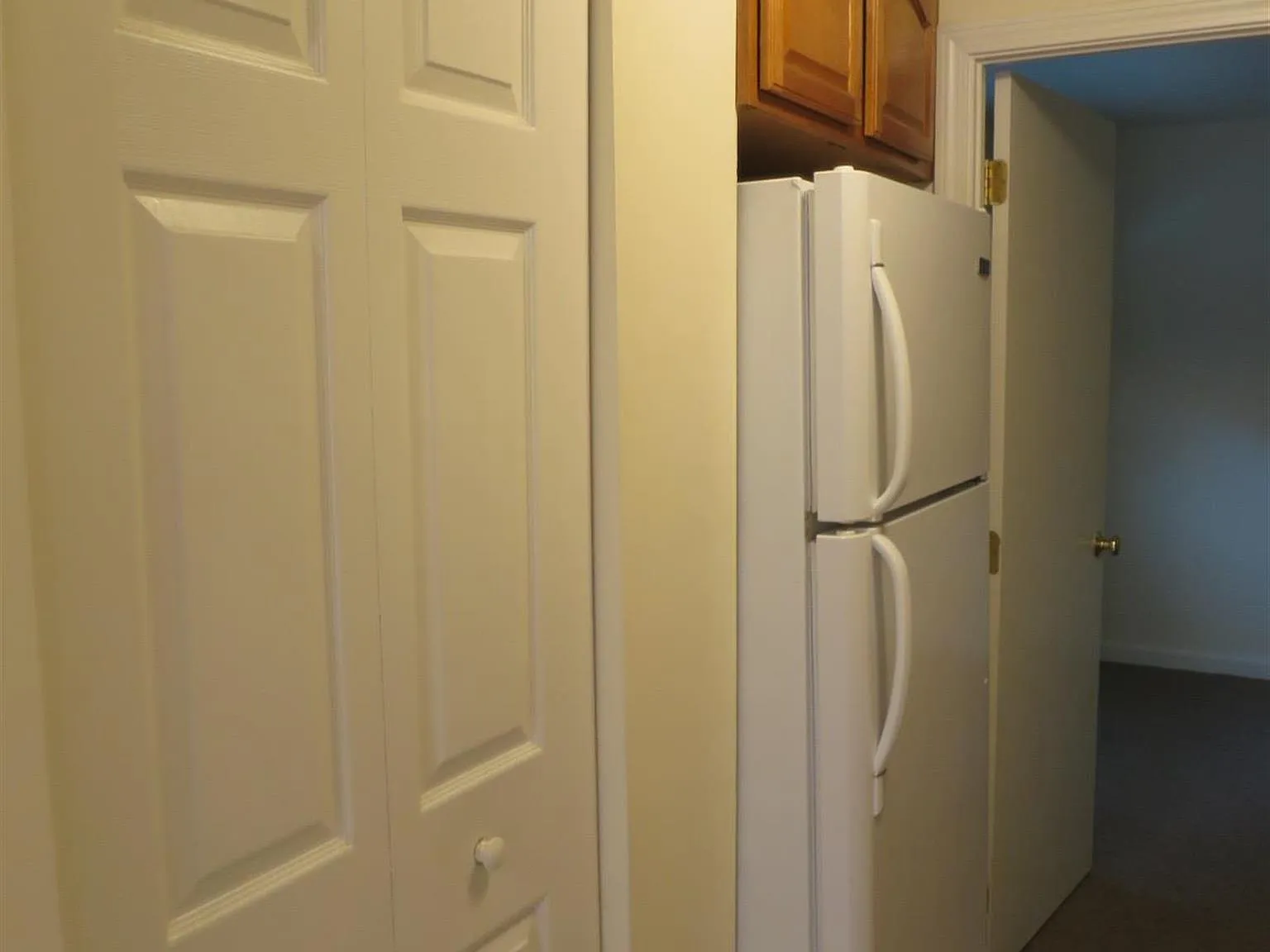 2 bed, 650 sqft, $2,500 — Photo 3