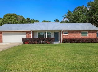864 Peachtree Dr, Lake Placid, FL 33852