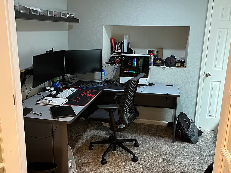 Basement office / Bedroom 4