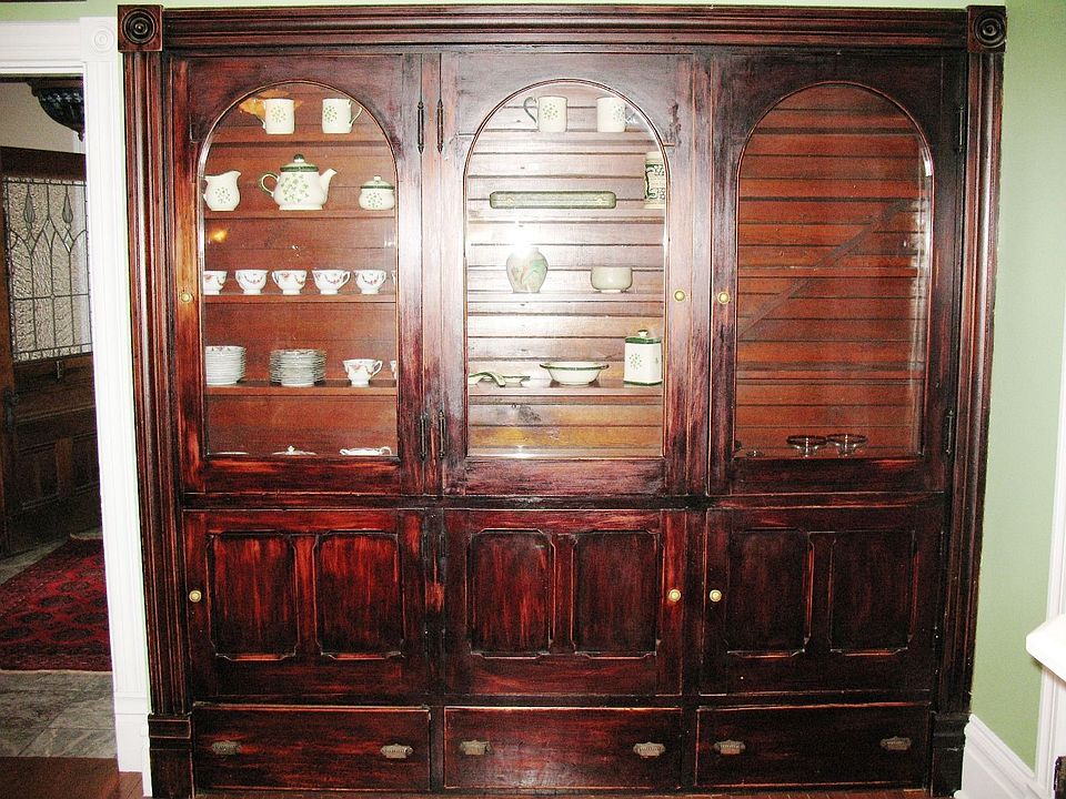 Gorgeous Built-In China Cabinet in the Dining Room