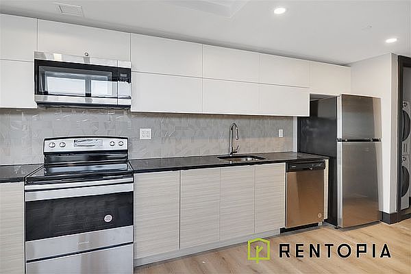 1st image of 88 Linden Blvd #8I