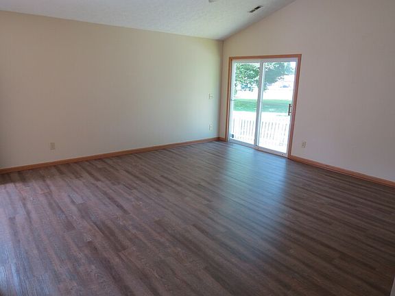 3rd image of 6132 Kensington Glen Dr