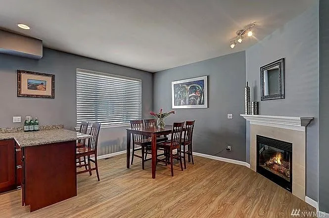 440 Tacoma Ave NE — Photo 6