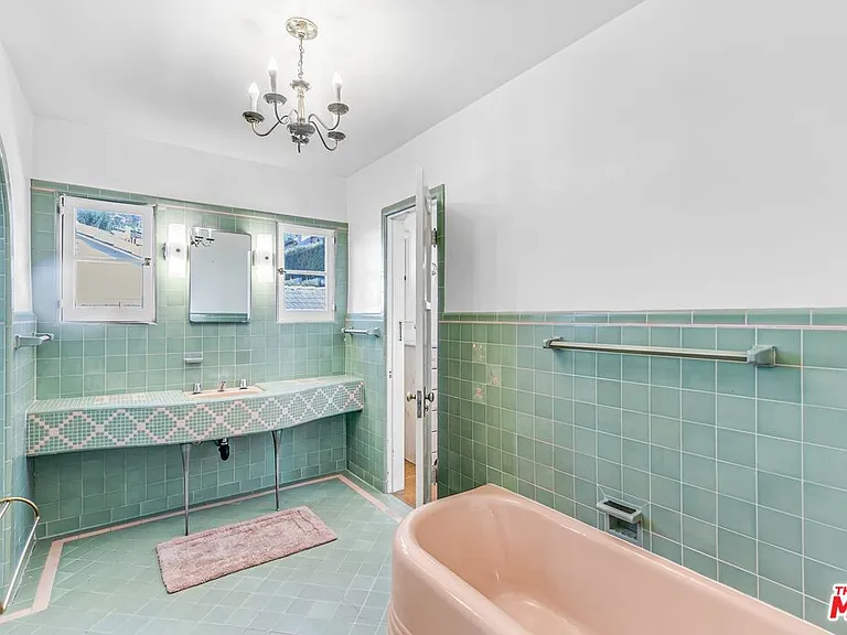 1530 Valley View Rd — Photo 37