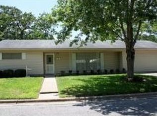 103 N Judy St, Hallettsville, TX 77964