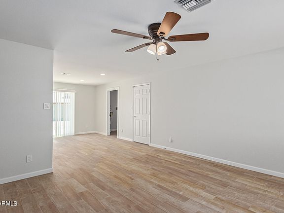 4th image of 7925 W CAMPBELL Avenue
