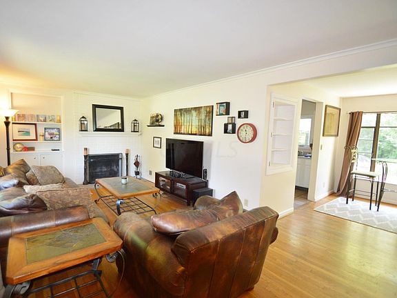 5th image of 151 Village Dr