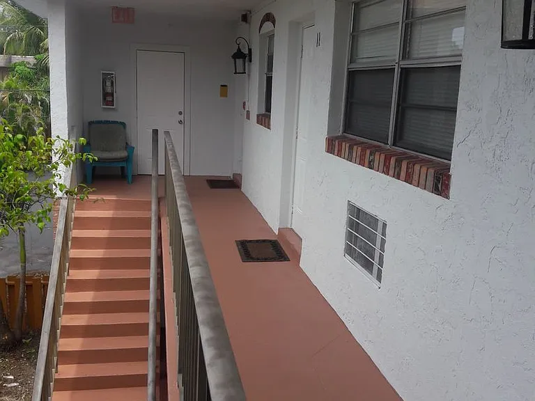 100 NE 9 St Pompano Beach, FL 33060 — Photo 20