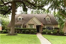Welcome home to this beautiful 1 story Lennar home. 