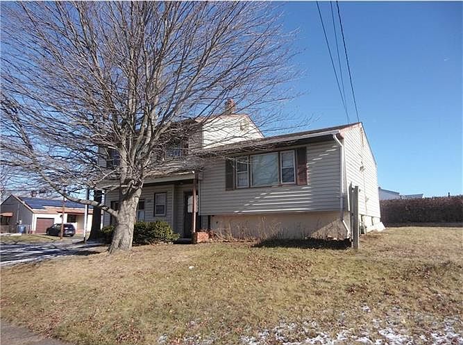 2nd image of 1010 Rudyard Dr