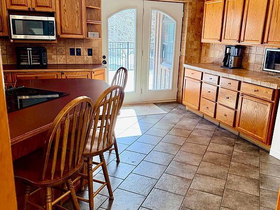 5th image of 119 Hough Rd