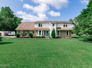 3900 Carriage Hill Dr, Crestwood, KY 40014