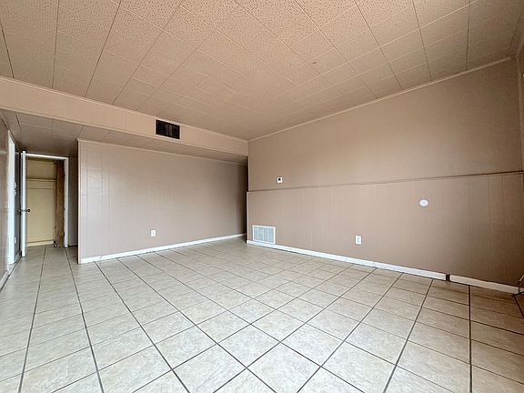 3rd image of 10004 Odessa Ln