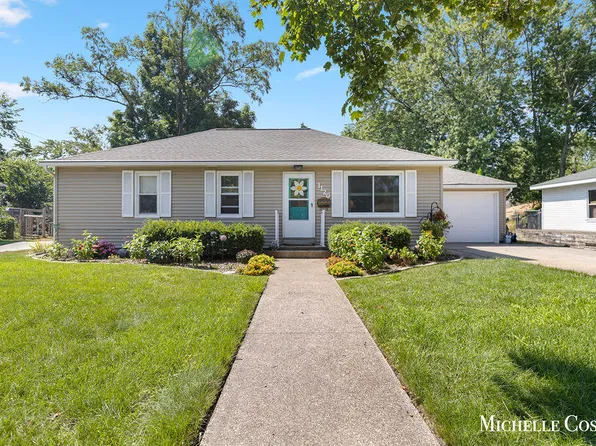 1120 Park Ave, Grand Haven, MI 49417