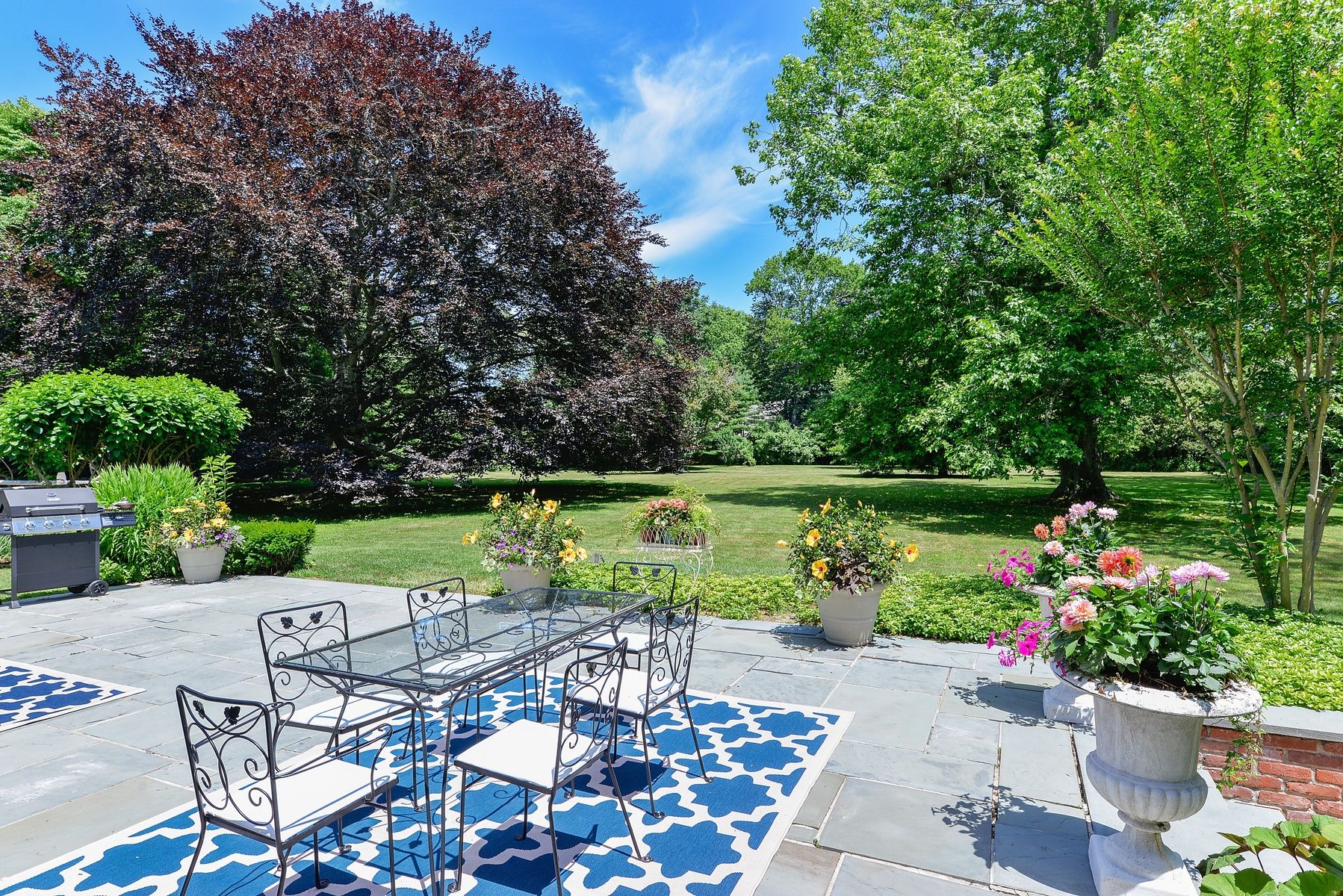 16 Pudding Hill Ln, East Hampton, NY 11937 Out East