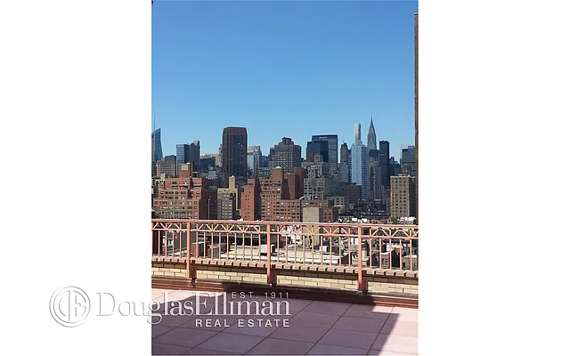 Sold by Douglas Elliman | media 25