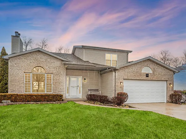 3702 Biscayne Rd, McHenry, IL 60050