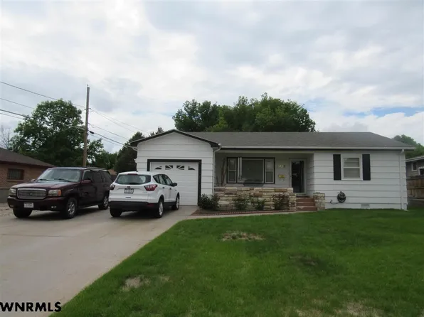 1735 16th St, Gering, NE 69341