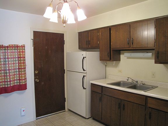 5th image of 639 Edwards Ave APT 2N