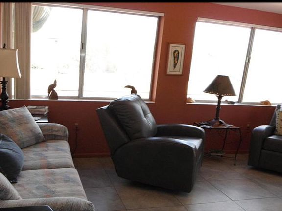 3rd image of 536 W Vista Hermosa Dr