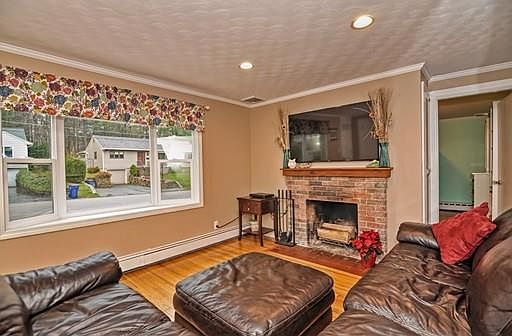 3rd image of 41 Berkshire Ave