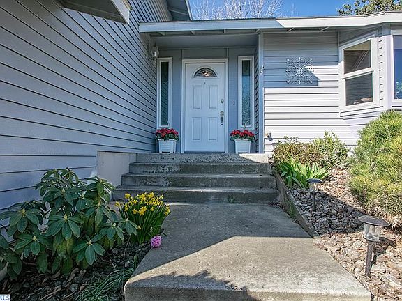 2nd image of 1315 Adair Dr