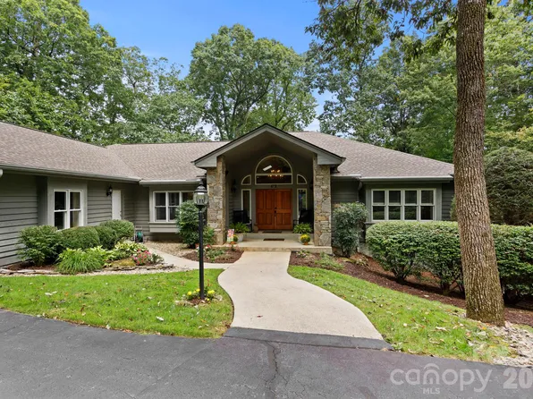 324 Kenmure Dr, Flat Rock, NC 28731